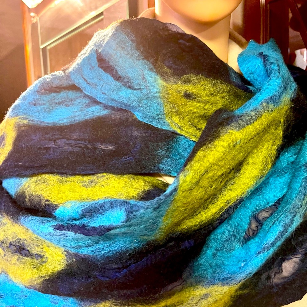Pomegranate moon large hand made in Nepal 60% wool 40% chiffon palatine wrap